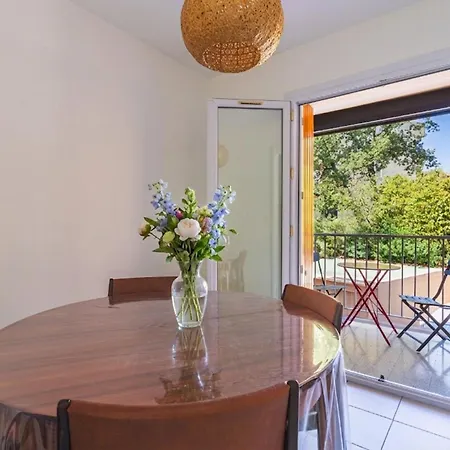 Les Roches Fleuries-2 By Interhome